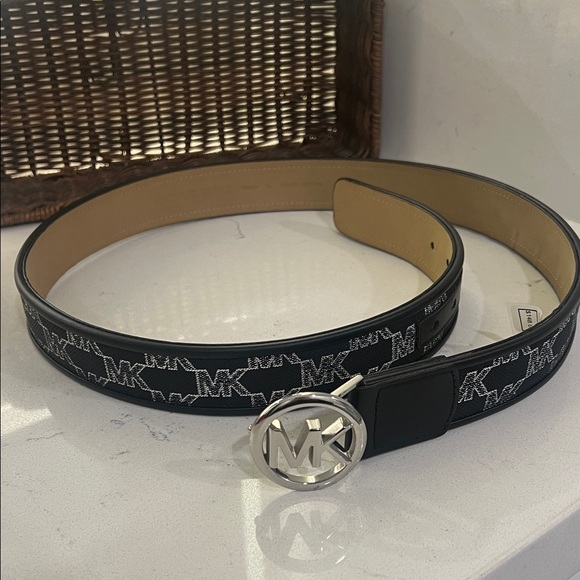 michael kors black belt